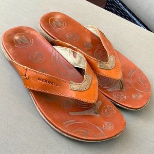 Almost new! Men’s Merrell sandals. Rich tan color in leather. Size 12.